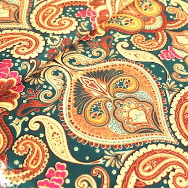 GREEN PAISLEY Postsowjetischer Stoff aus Zentralasien